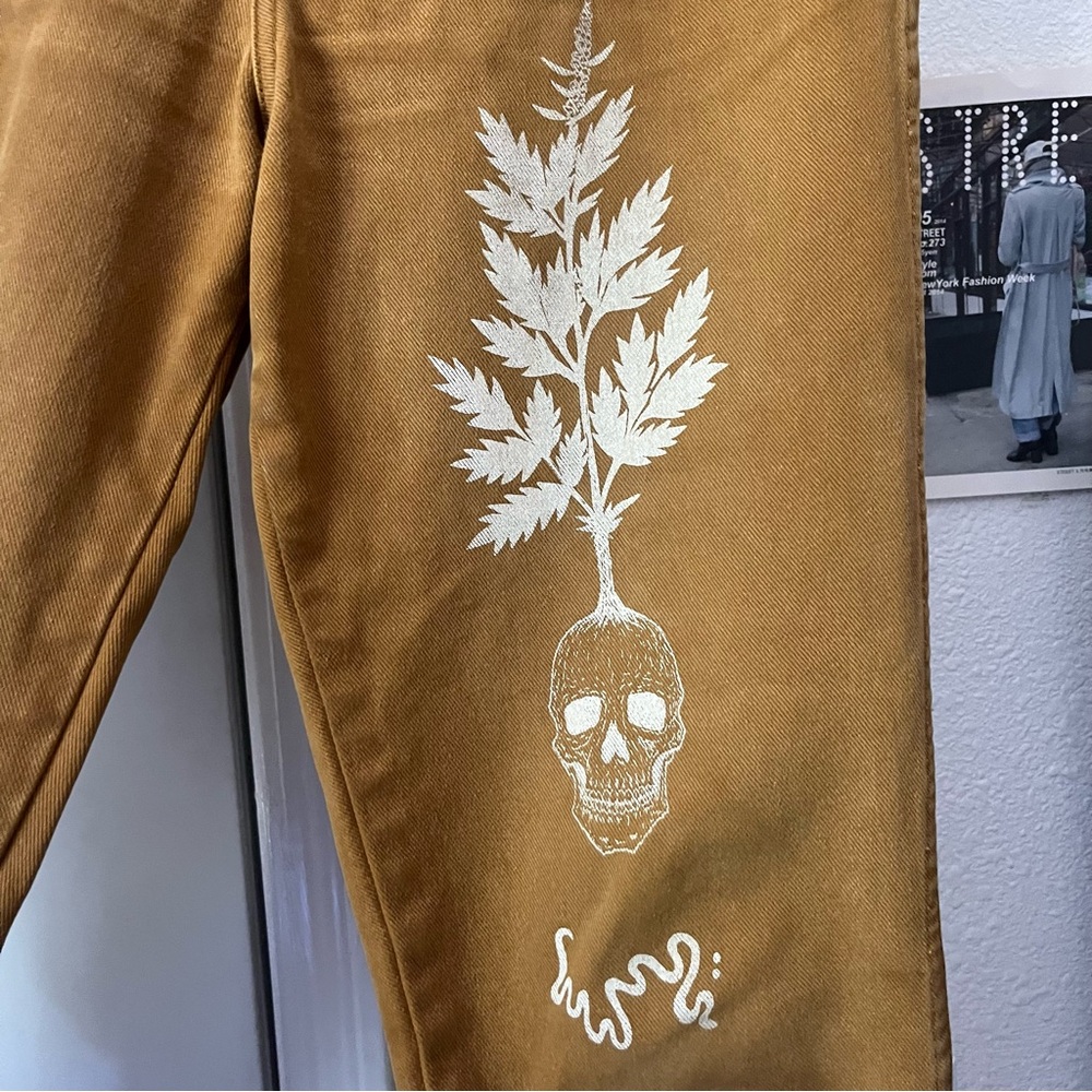 VINTAGE mustard yellow denim skull leaf graphic wide tapered leg high rise jeans - Picture 3 of 9